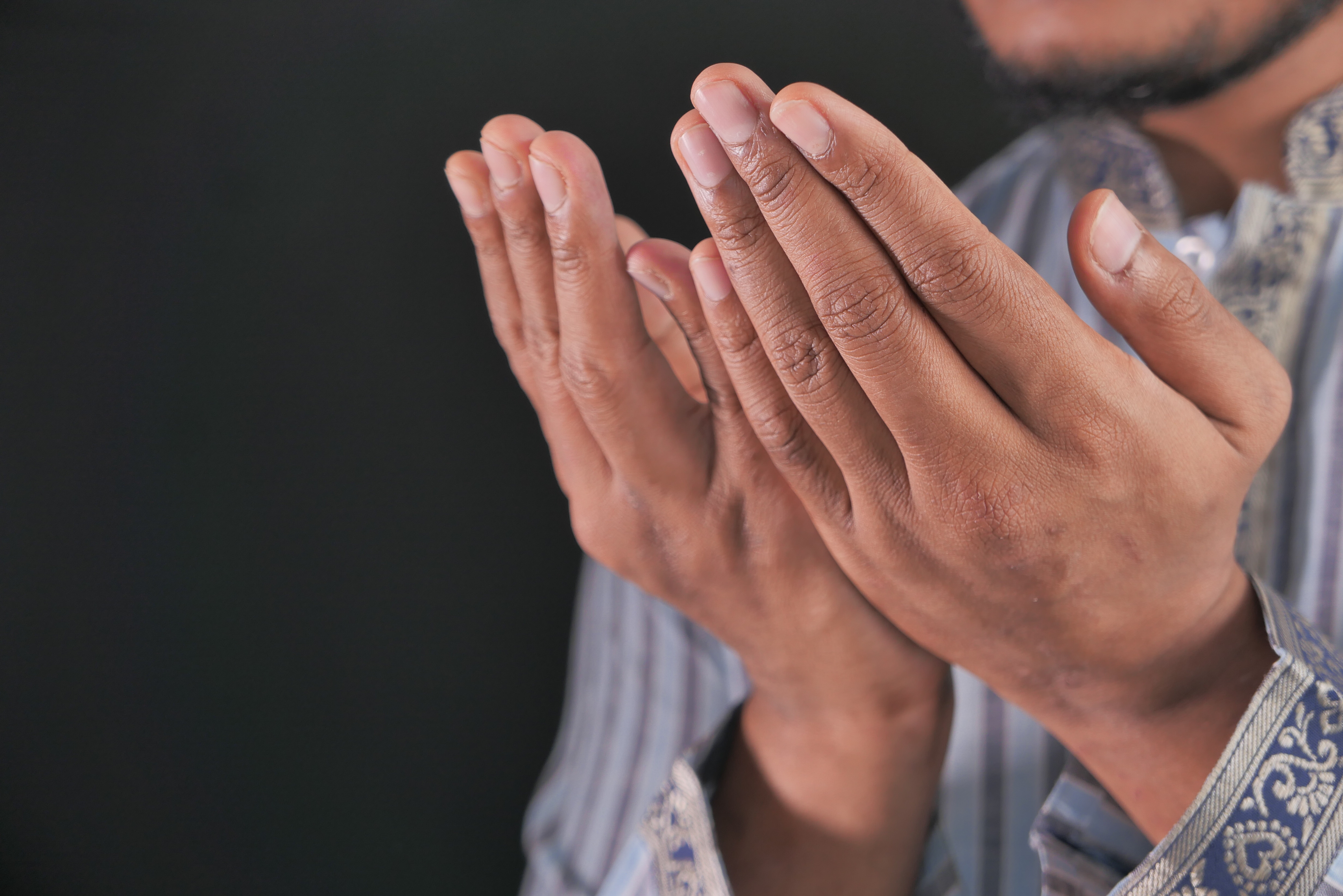 Pse disa personave nuk ju pranohet lutja? Pse disa te tjereve ju vonohet pranimi i lutjes?